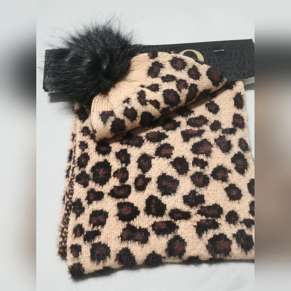 2 piece set Leopard Hat and Leopard Print Scarf Set with Poof, OS  NEW